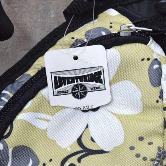 Adventuridge Floral Padded Adjustable Fanny or Crossbody Bag, New with Tag - Picture 6 of 9